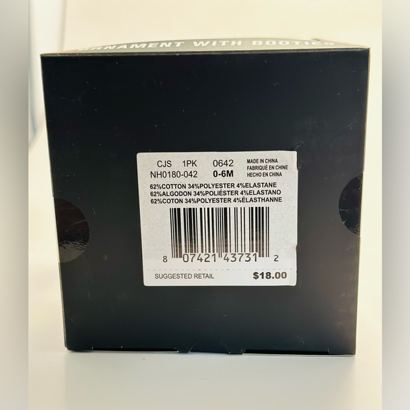 Hurley newborn 1 pair of booties in ornament shark design size 0-6M new in box - Picture 4 of 7